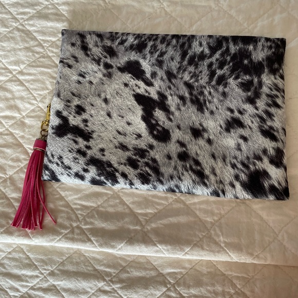 Makeup Junkies Bags Cow Animal Print EUC - Picture 7 of 7